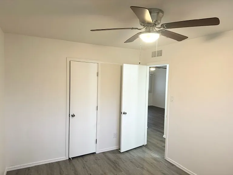 1 bed 1 bath with storage unit — Photo 49