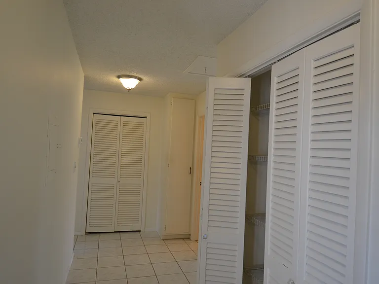 329 Moorings Cove Dr — Photo 4