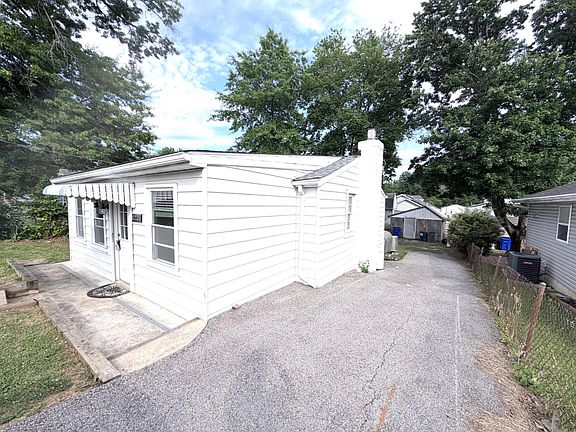 2nd image of 8235 Glen Ct