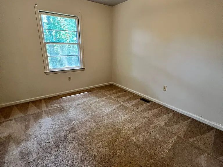 503 W Fredericks St — Photo 10