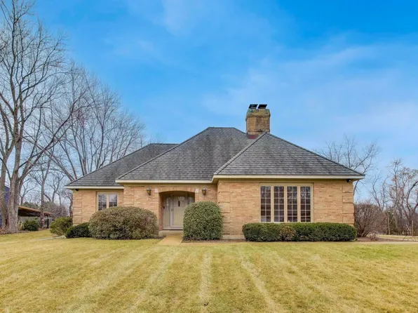 36W787 Red Haw Ln, Saint Charles, IL 60174