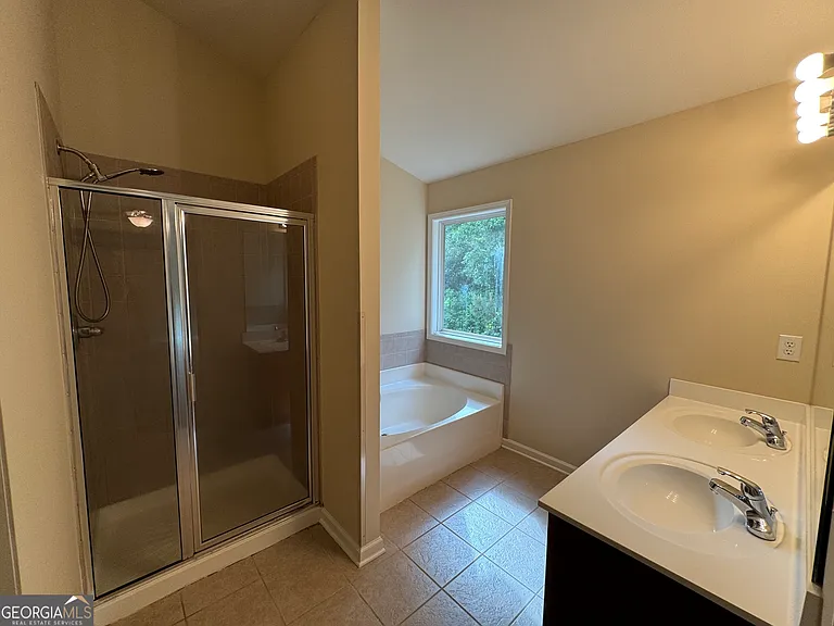 1455 Blackstone Way — Photo 25