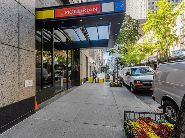 250 East 54th Street image 10 of 14