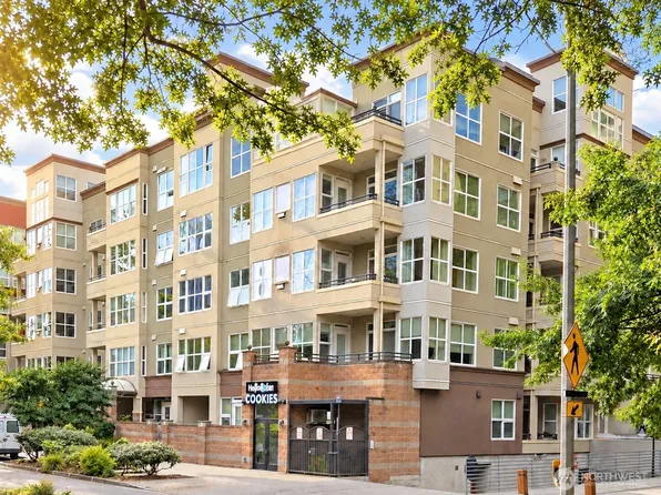 10045 NE 1st Street #124, Bellevue, WA 98004