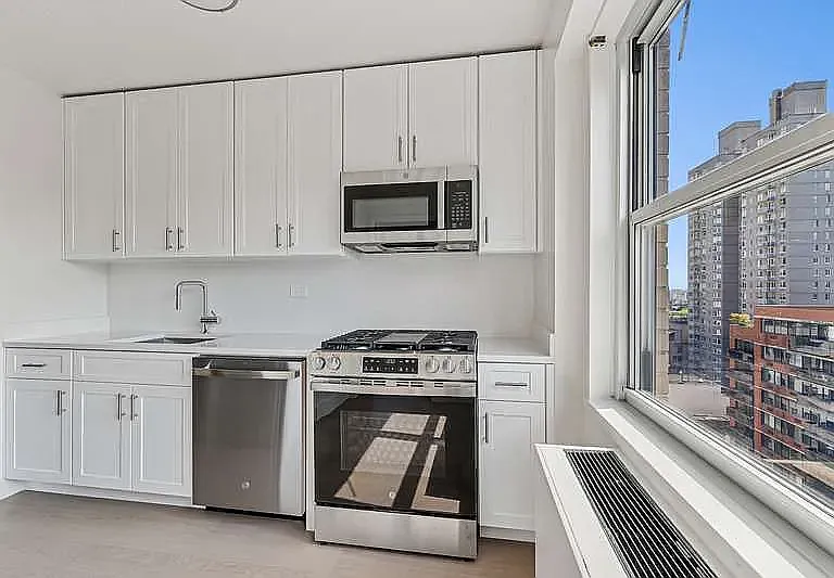 1520 York Ave #16D — Photo 7