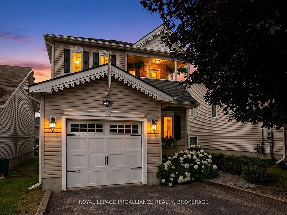 1st image of 440 Conservatory Dr