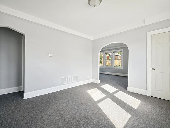 3rd image of 15258 Evanston Ave #15260