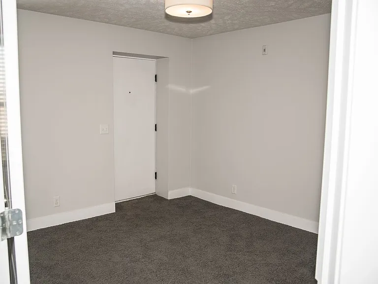 628 Park Ave — Photo 87