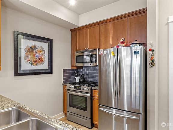 5th image of 400 Washington Avenue #314