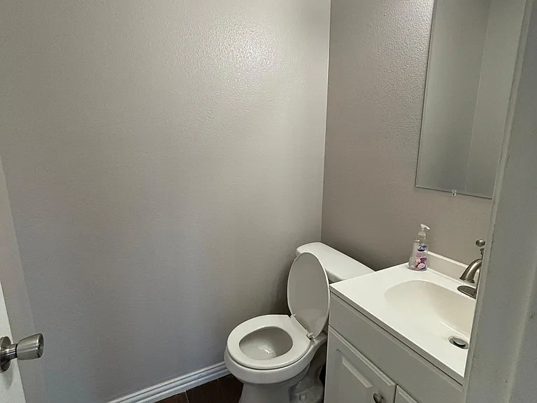 2333 Kingswood Dr — Photo 13