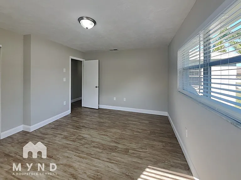 9116 Glen Moor Ln — Photo 15