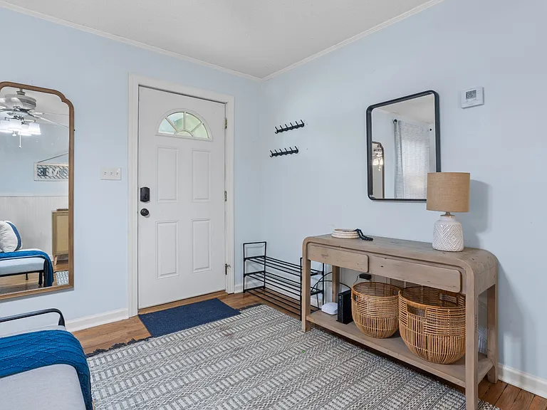 807 Ruth Ave — Photo 2