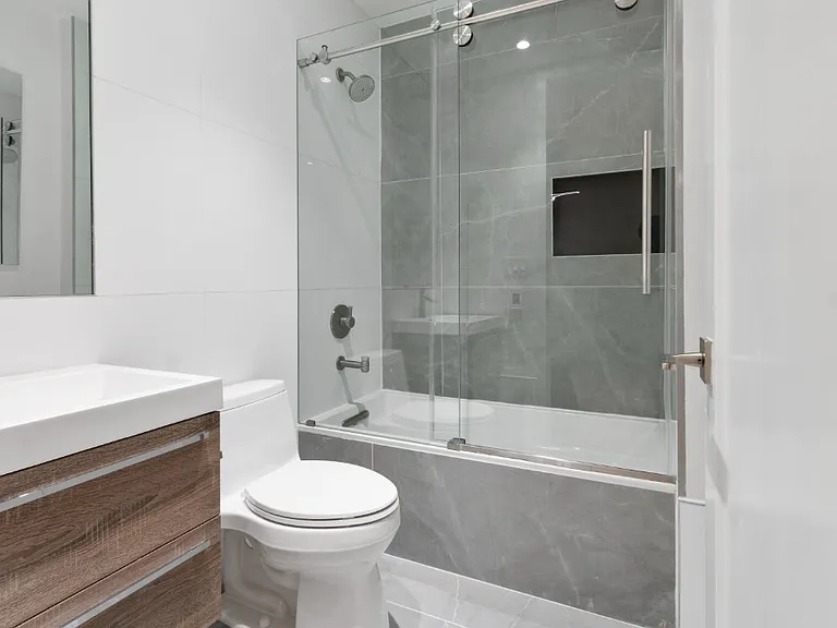 503 W 22nd St #3W — Photo 10