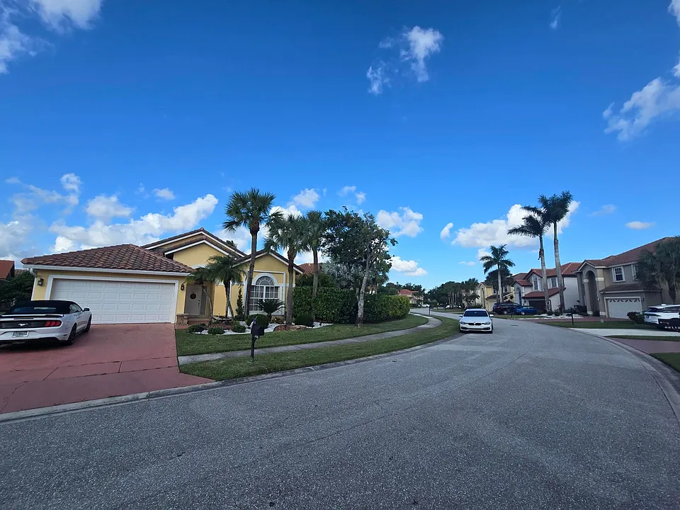 22112 Altona Dr