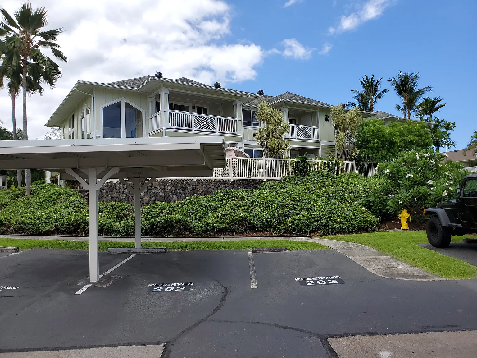 2 bed, 906 sqft, $3,200 — Photo 2