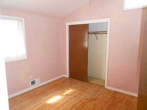 5th image of 3110 Kalamazoo Ave SE