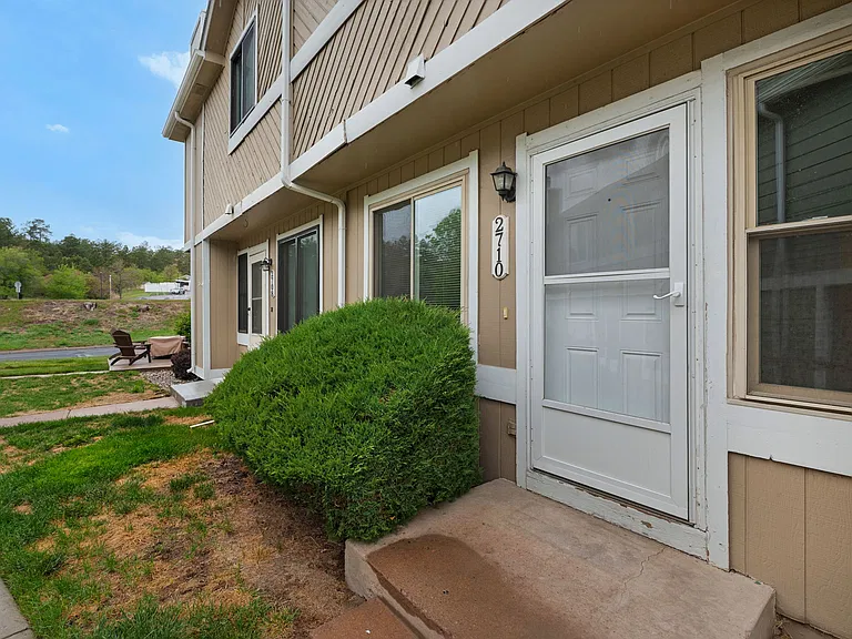 2710 Hearthwood Ln — Photo 1