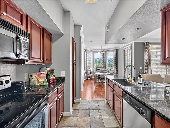 3rd image of 7575 Kirby Dr APT 2201