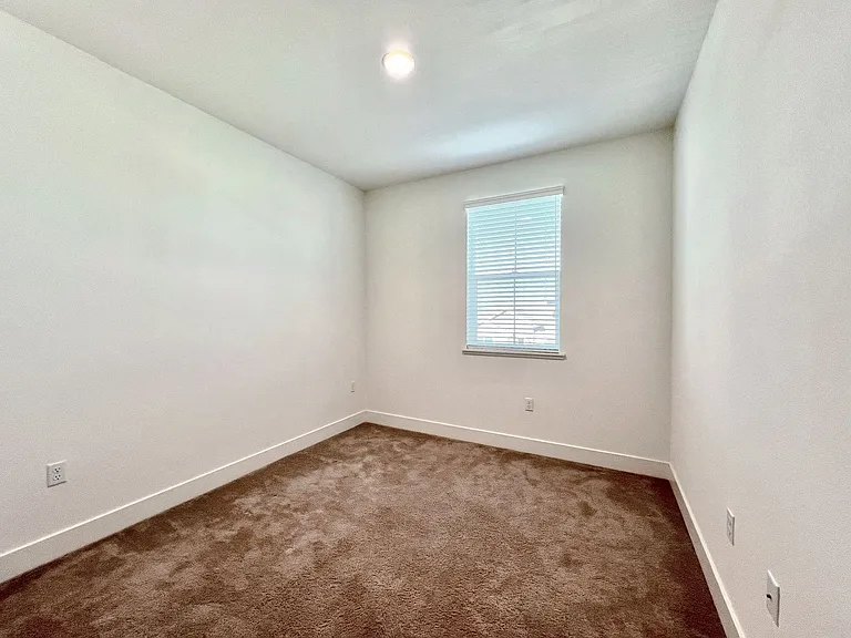 1421 Waterwheel Ln — Photo 11