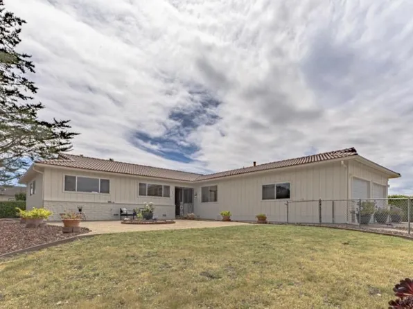 15084 Green Oak Pl, Salinas, CA 93907