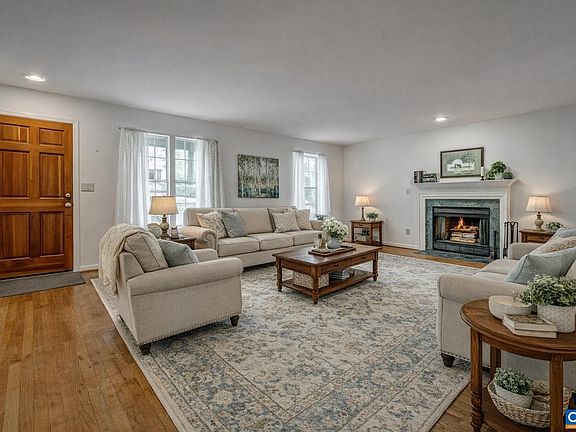3rd image of 1445 Willow Lake Dr