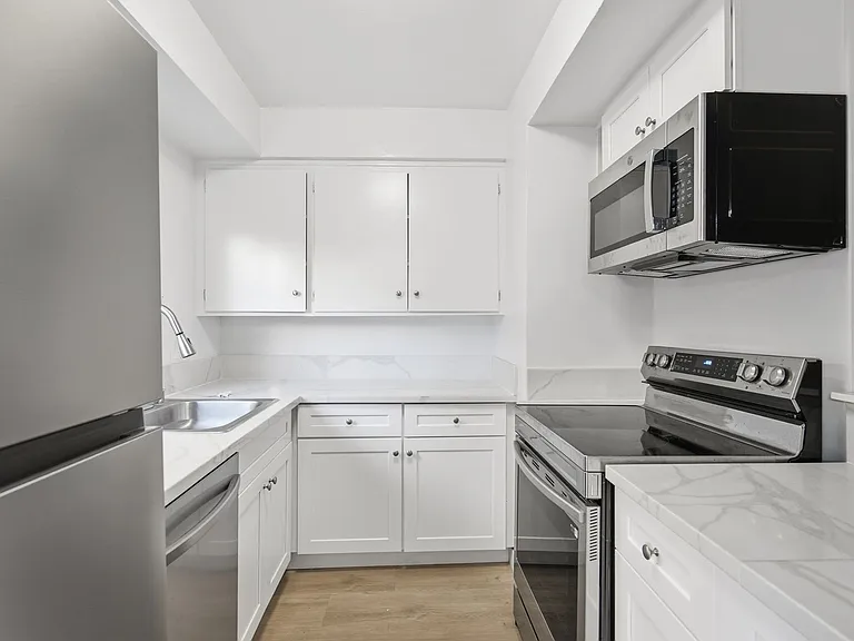 6640 Darby Ave — Photo 34