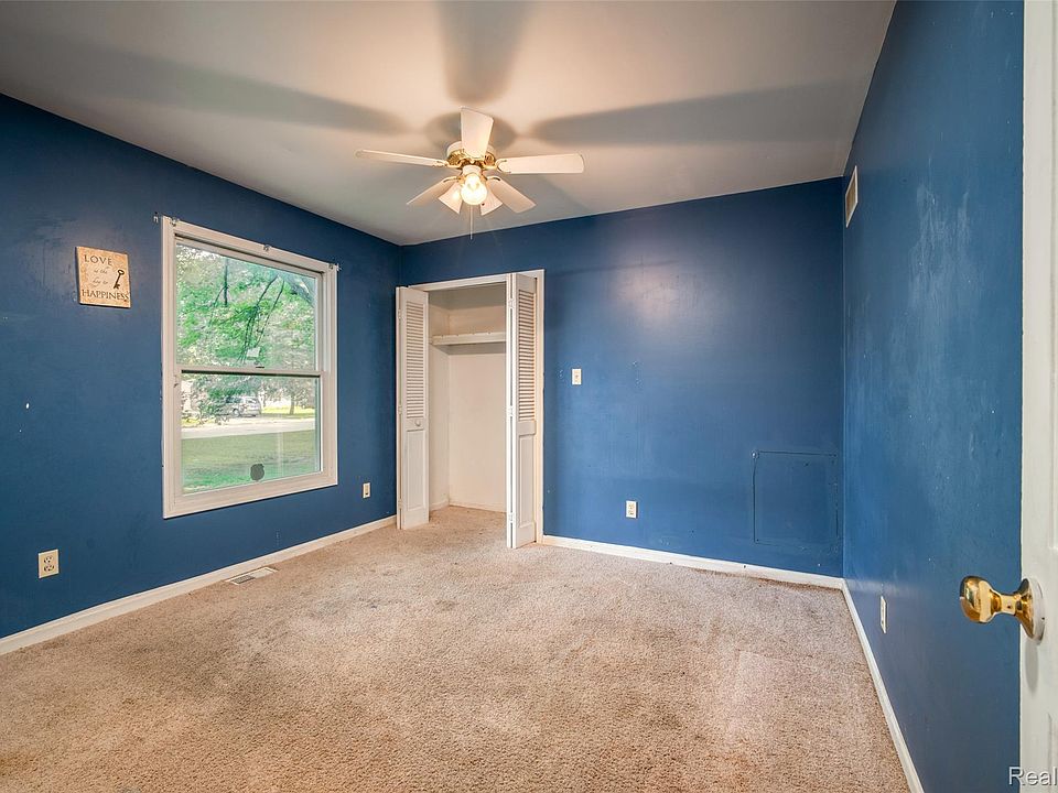 26085 Superior Rd, photo 11