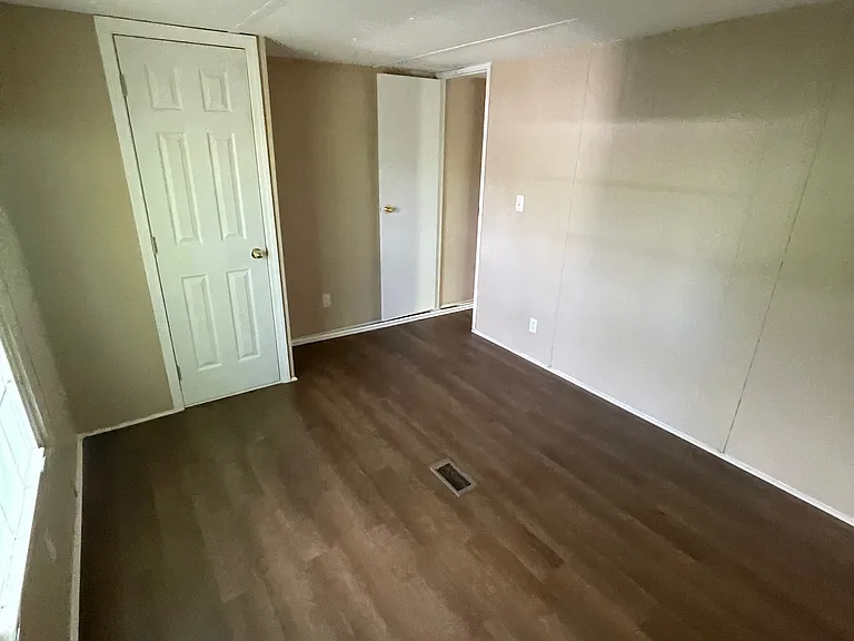 788 Brownfield Rd — Photo 5