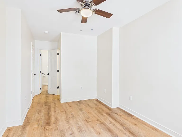 411 Gilmer St #B — Photo 30