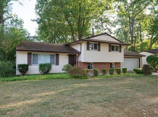 28643 Magnolia Dr, North Olmsted, OH 44070