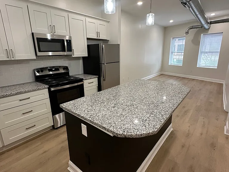 4633 Montgomery Rd #3A — Photo 3
