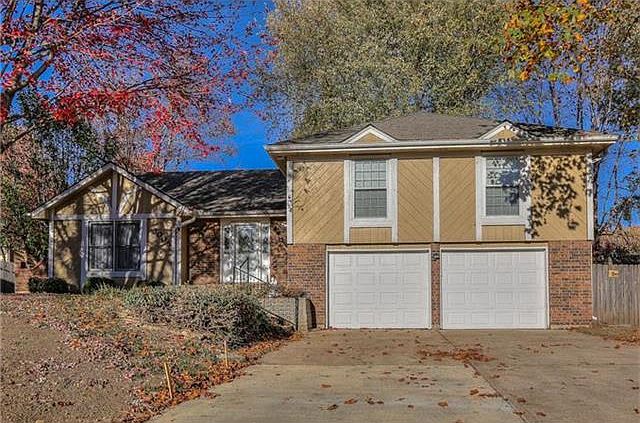 1st image of 1005 NW Sycamore Cir