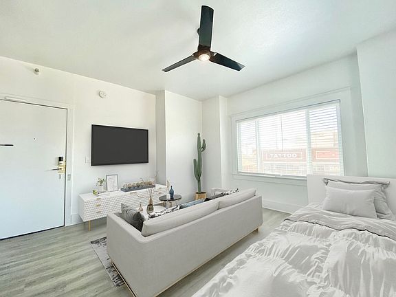2nd image of 906 Pacific Ave #16