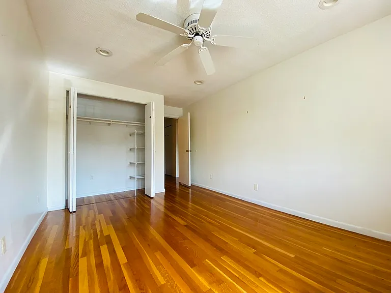 50 Green St #209 — Photo 9