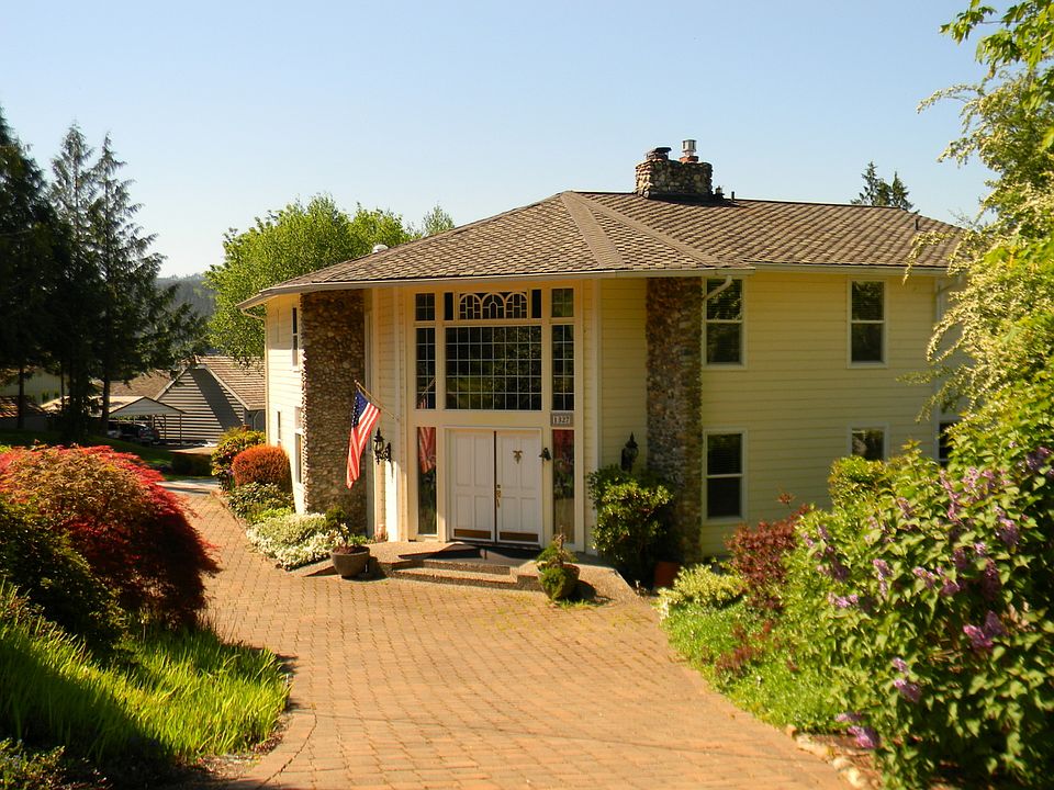 1st image of 1327 Lakehurst Dr