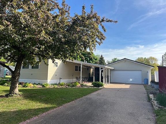 2nd image of 314 W Chestnut St