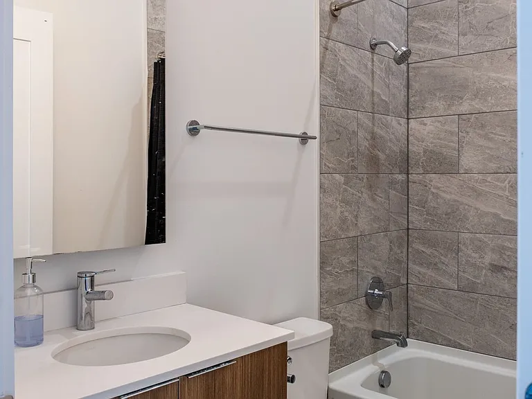 2147 P St NW — Photo 10
