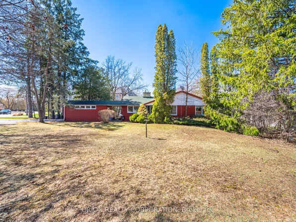 100 Westwood Ln, Richmond Hill, ON L4C 6Y3