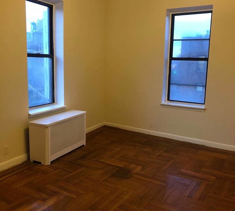 2nd image of 302 Marine Ave APT D8