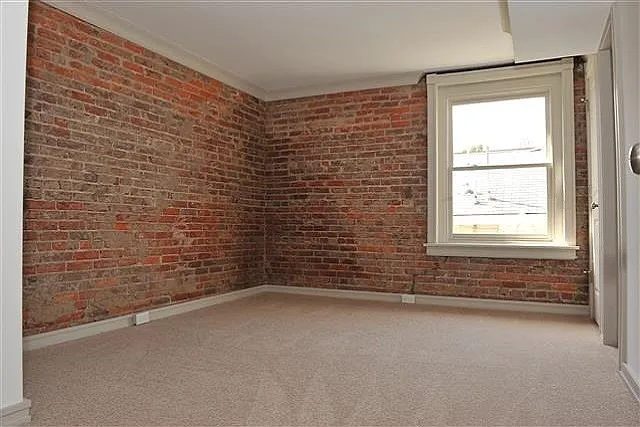 916 W Trinity Ave — Photo 4