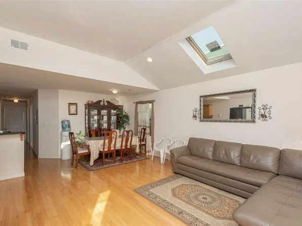 176 Manhattan Ave #2, Jersey City, NJ 07307