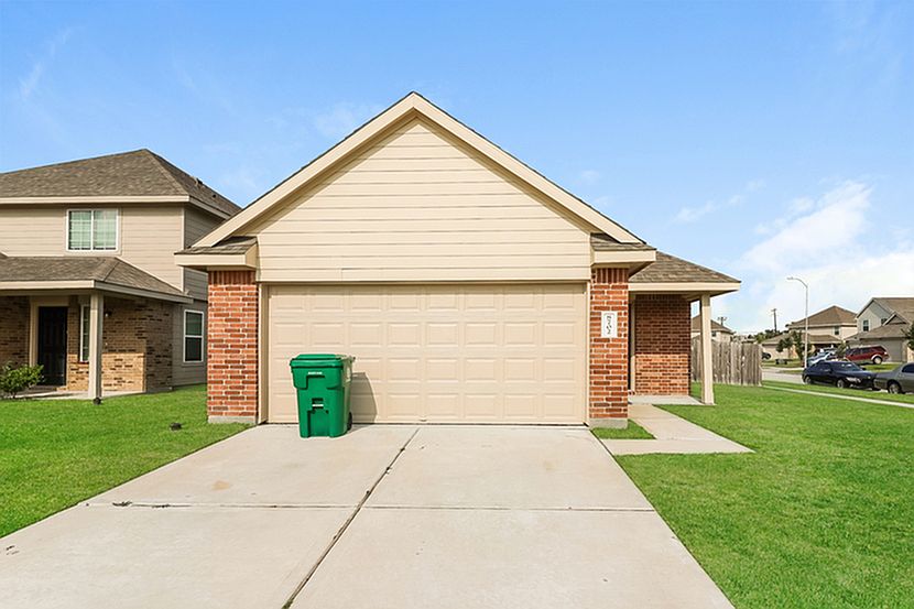 1st image of 8702 W Oaks Dr