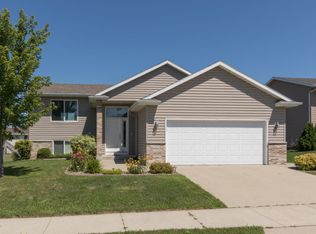 5415 Castleview Dr NW, Rochester, MN 55901