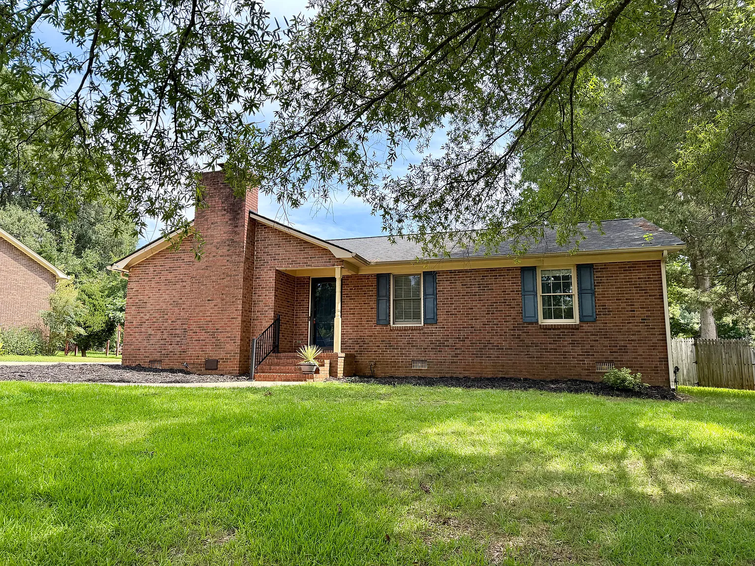 3 bed, 1302 sqft, $1,795 — Photo 1