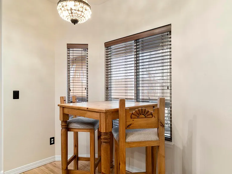 Breakfest Nook off kitchen