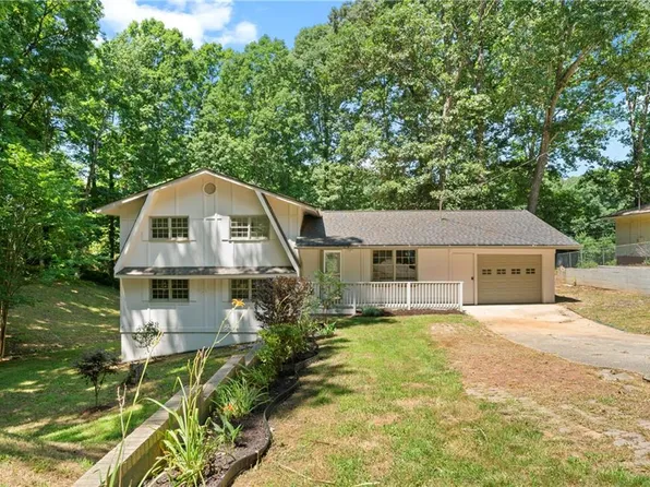 2787 Fran Mar Dr, Gainesville, GA 30506