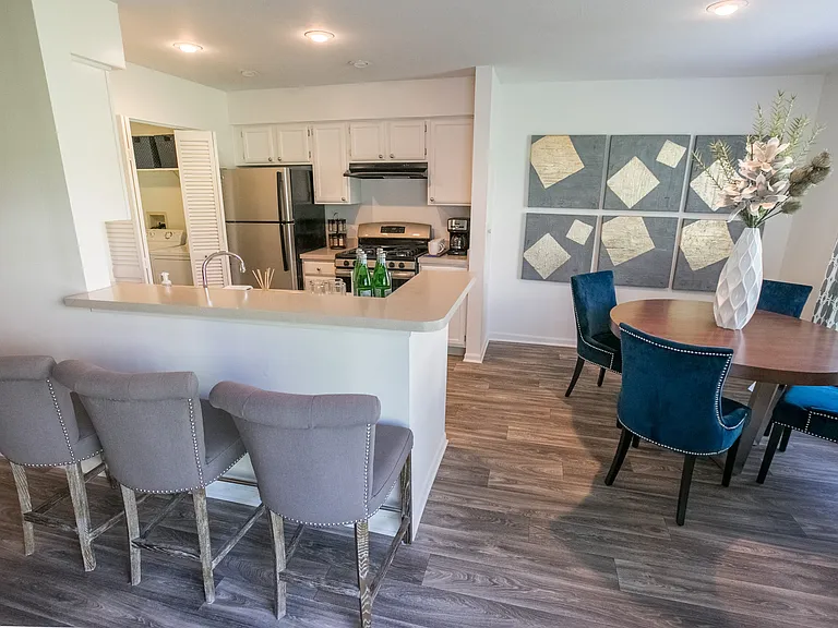 The Residence at Christopher Wren Apartments — Photo 24