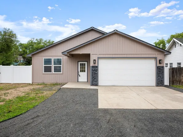 11911 N Main St, Mead, WA 99021