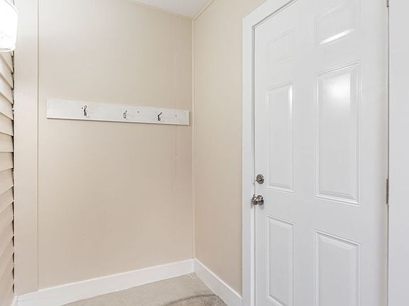 4th image of 917 Willard Ave