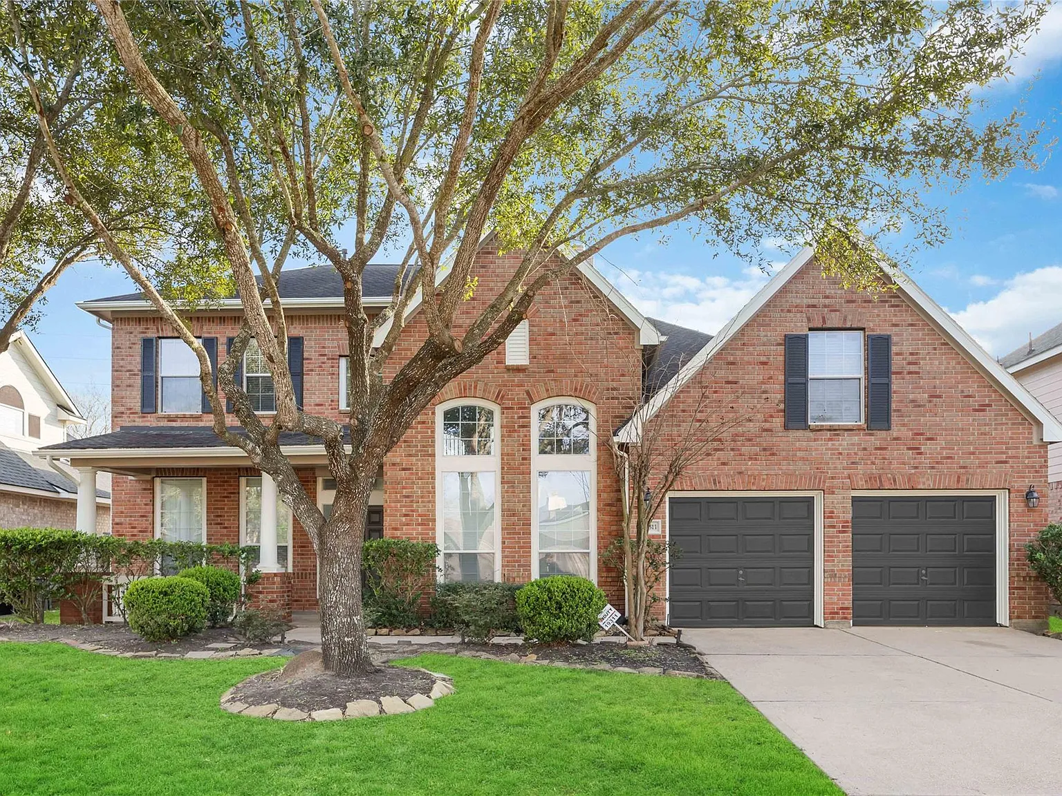 4 bed, 3.5 bath, 2949 sqft, $2,900 — Photo 1